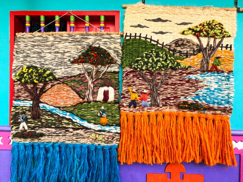 woven handicrafts for sale in colombia